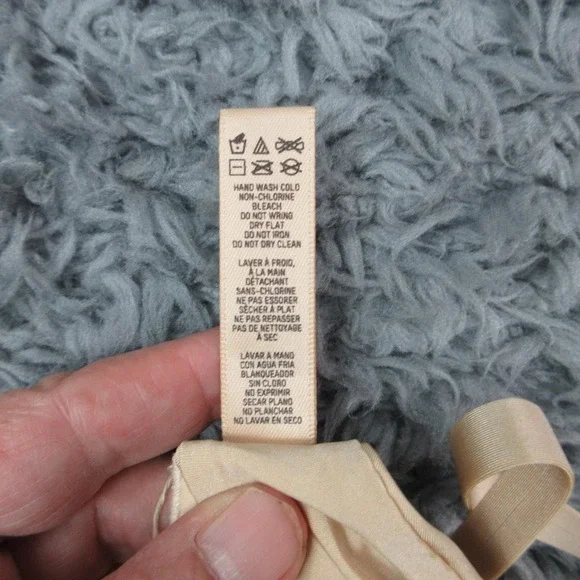 Skims Weightless Scoop Bra Womens 32D Beige Wireless T-Shirt Lightly Lined NWT - Picture 6 of 8